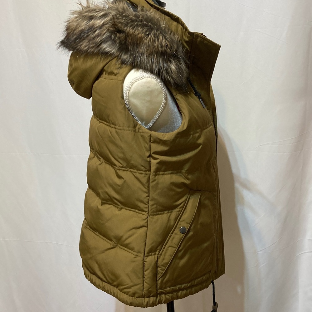 EDDIE BAUER SANDSTONE OLIVE NWOT FAUX FUR HOODED DOWN QUILTED PUFFER VEST - Picture 4 of 16